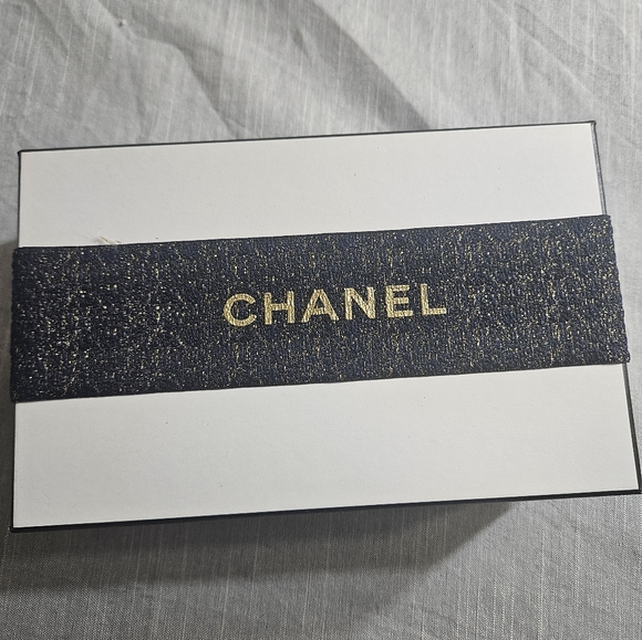 CHANEL N°5 Eau de Parfum - Picture 2 of 16